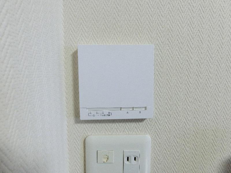 ルネ烏丸御池のその他|床暖房スイッチ