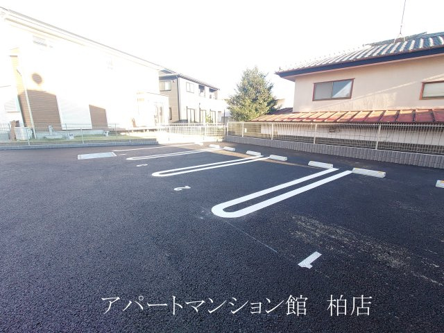 ECRIN（エクラン）の駐車場