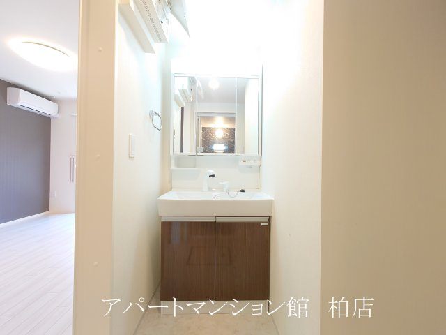 ECRIN（エクラン）の独立洗面台