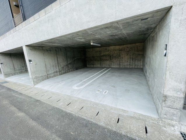 タンドレス多良見の設備|屋根付き駐車場で安心です！