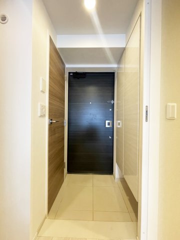 ザ・テラス京都グランターミナルの玄関|明るい玄関です