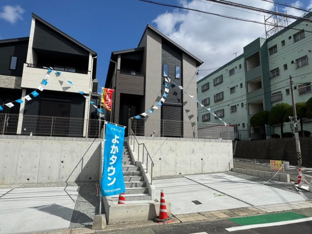 ーAdoble＋ー小倉北区井堀1丁目2期　【小倉北区　新築戸建て】の駐車場|駐車スペースは並列2台可能♪