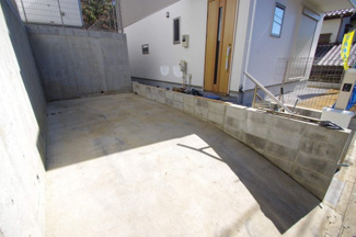 【駐車場】 | 奥行きがあるので車＋自転車の駐車駐輪でも大丈夫かと思います。