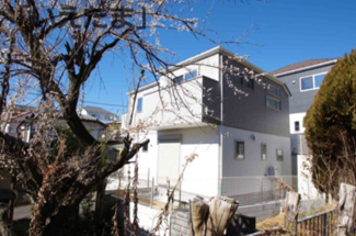 【外観】 | 公園側から撮影した外観。西側に建物が無いので圧迫感が無いです。