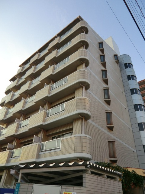 プリンスコート新高の外観