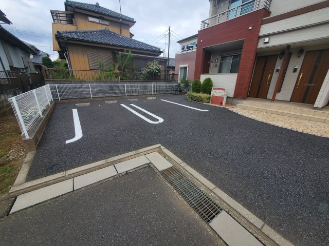 リヴェール　エソラの駐車場|駐車スペースもあります