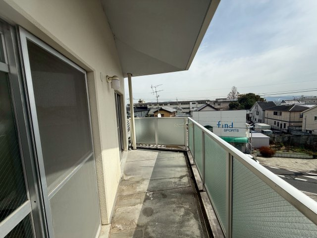 ヴィーヴル向日のバルコニー|南向きバルコニーのお写真です。