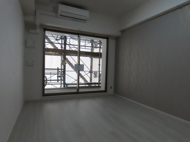 スプランディッド十三本町の洋室