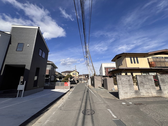 新築　前橋市荒牧町第5　Livele Garden.S　1号棟の前面道路含む現地写真|現地写真　東側接道幅員約3.7ｍ