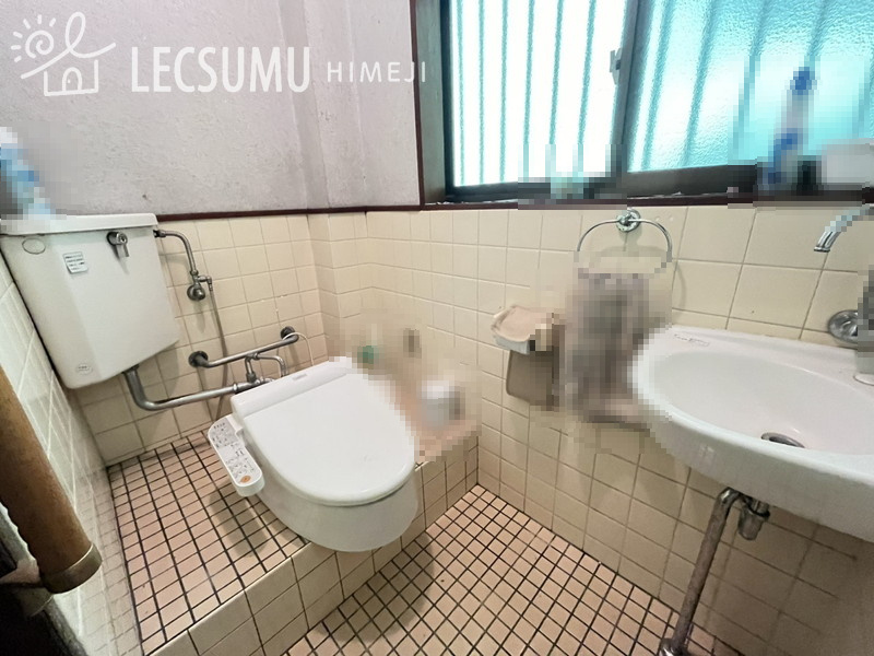 姫路市安富町三森/中古戸建のトイレ