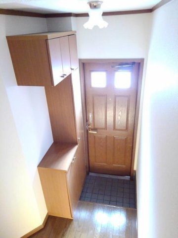 メープルタウンＡの玄関|シューズボックス付きの玄関です★
