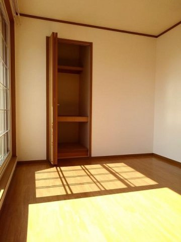 メープルタウンＡの寝室|クローゼット付の寝室です☆