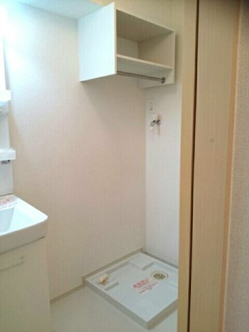 プラシード小森野の内装|洗濯機置き場です★