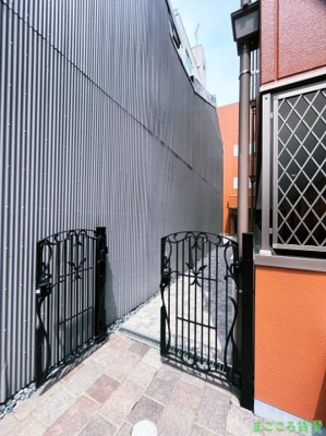 【エントランス】 | アクシオ花園町