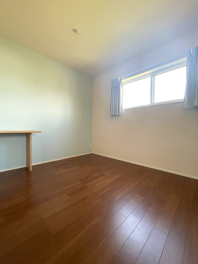 国分寺町柏原　戸建の洋室