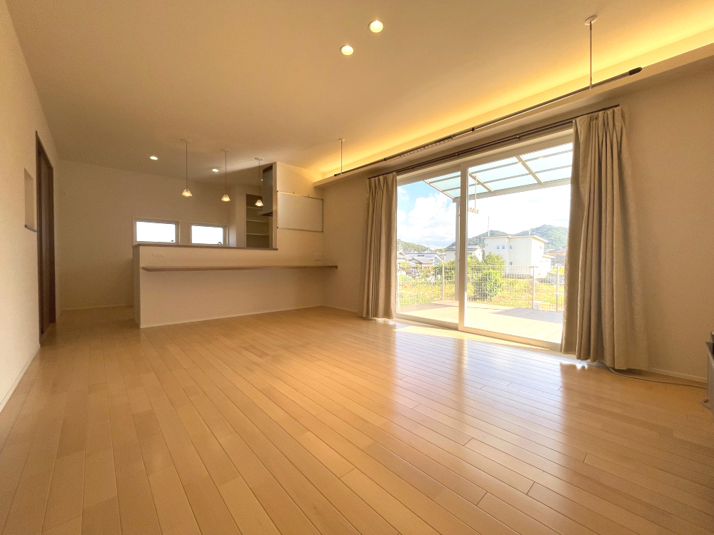 国分寺町柏原　戸建の居間・リビング