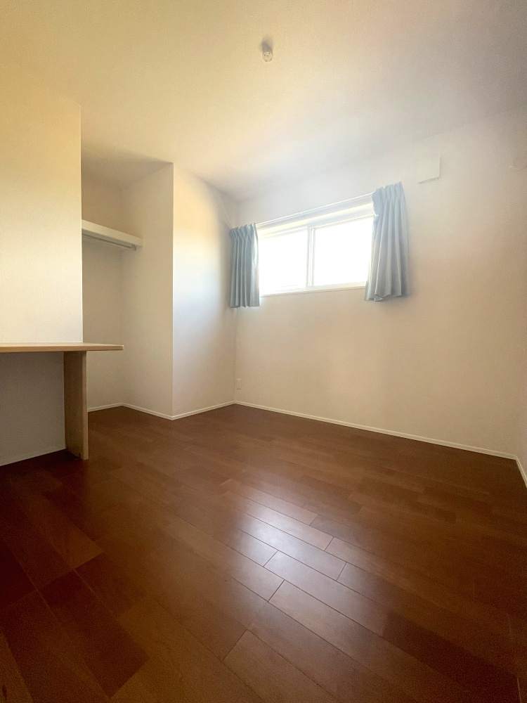 国分寺町柏原　戸建の洋室
