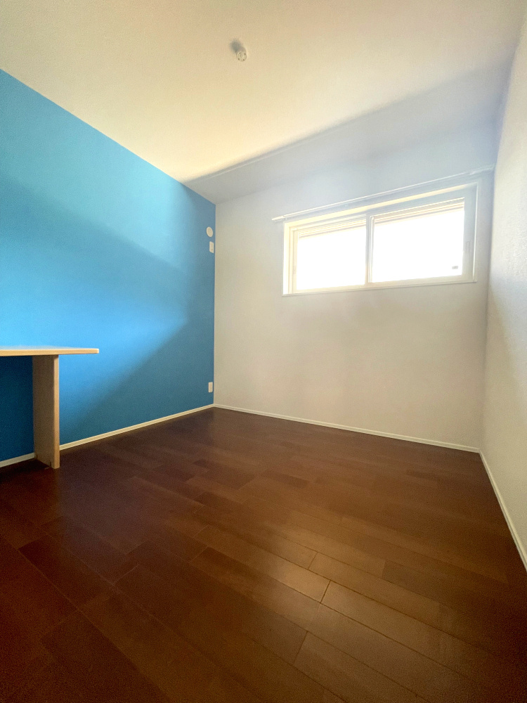 国分寺町柏原　戸建の洋室