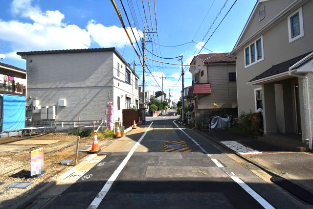 上荻3丁目・売地の前面道路含む現地写真