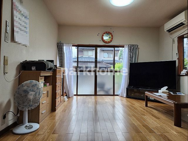 土佐市蓮池　中古戸建の居間・リビング