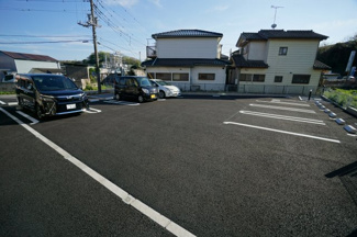 【駐車場】
