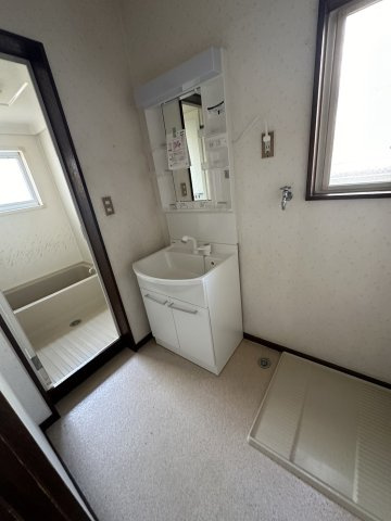 藤岡市鮎川　中古850の独立洗面台