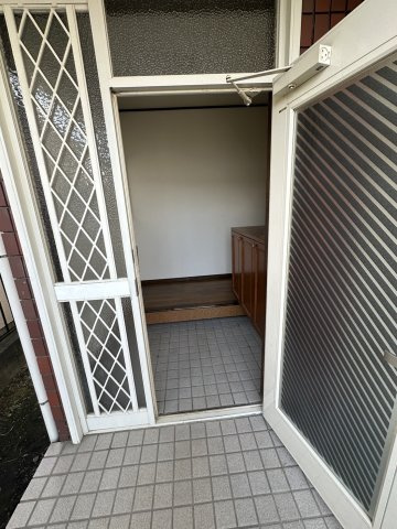 藤岡市鮎川　中古850の玄関