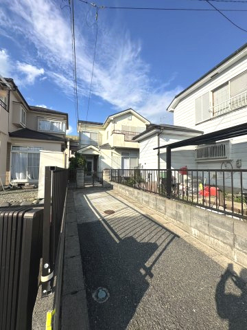 藤岡市鮎川　中古850の駐車場