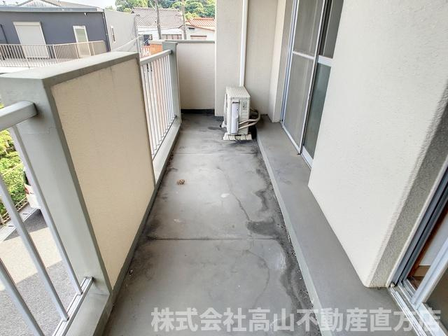 直方市新知町の賃貸マンションのバルコニー