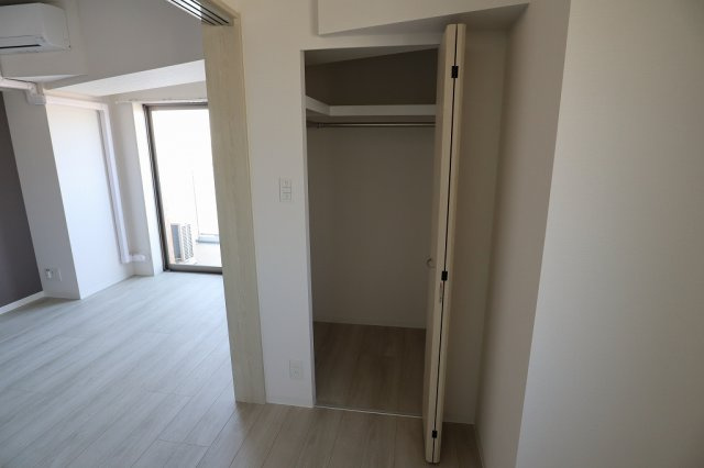 フェアリア船橋の収納|奥行きのあるウォークインクローゼットです