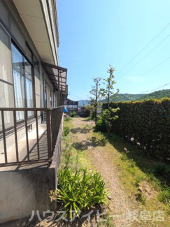 【庭】 | 岐阜市岩田坂築35年鉄骨造中古住宅6LDK＋S！広いバルコニーと広いお庭のあるお家！眺望良好です♪ | 岐阜市岩田坂築35年鉄骨造中古住宅6LDK＋S！広いバルコニーと広いお庭のあるお家！眺望良好です♪