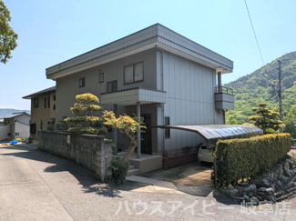 【外観】 | 岐阜市岩田坂築35年鉄骨造中古住宅6LDK＋S！広いバルコニーと広いお庭のあるお家！眺望良好です♪ | 岐阜市岩田坂築35年鉄骨造中古住宅6LDK＋S！広いバルコニーと広いお庭のあるお家！眺望良好です♪