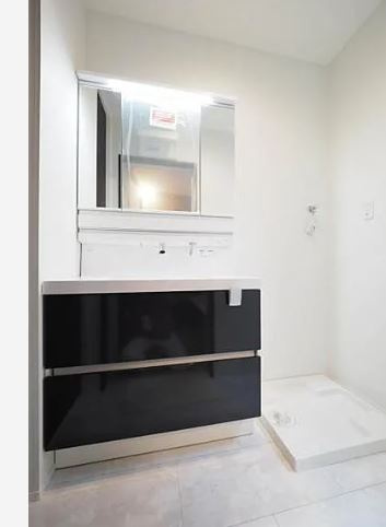 【未入居】川越市砂中古住宅の独立洗面台|朝の身支度に欠かせない洗面台！