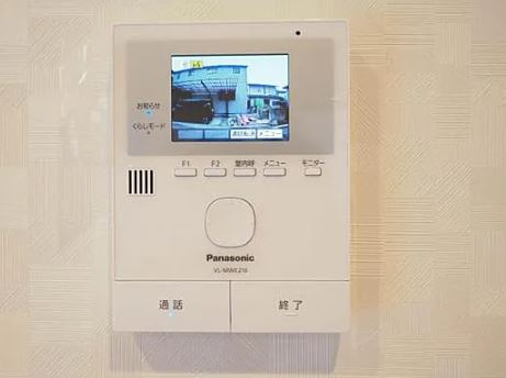 【未入居】川越市砂中古住宅のセキュリティ|TVモニター付きインターフォン付で悪質なセールスにも安心！
