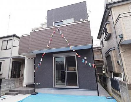 【未入居】川越市砂中古住宅の外観|電動シャッター付☆
南道路面しております！