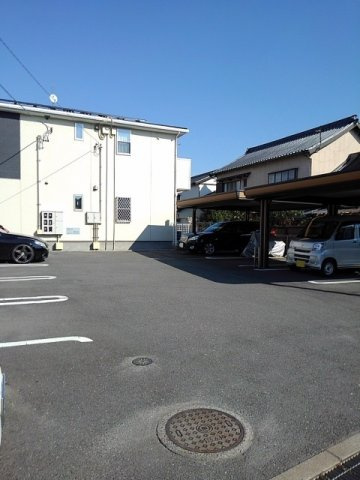 カーサ・ソーレ　Ⅱの駐車場