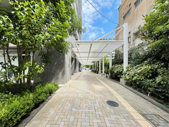 ローレルタワー梅田の周辺