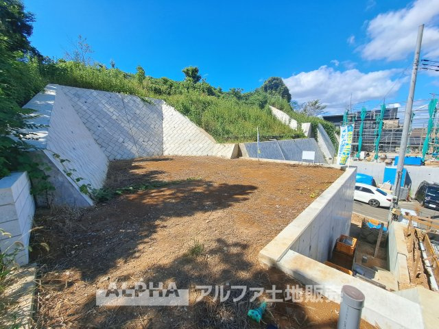 多摩市関戸5丁目新築戸建8棟の外観|【Love】
◆愛する人達◆との幸せな時間をここで楽しむ。採光、耐震性、デザイン、そして対面キッチンを備えたユーティリティー。何も妥協しないライフスタイル。愛する家族を大切にする人達が住まう家。