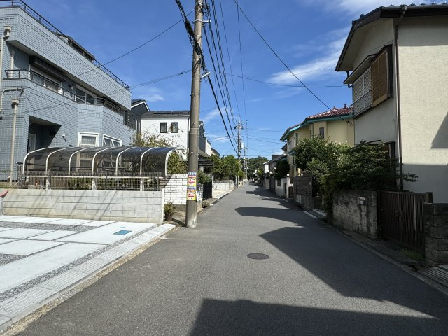 流山市前ヶ崎新築戸建（前ヶ崎7期）の前面道路含む現地写真|南側前面道路・幅員約6ｍ