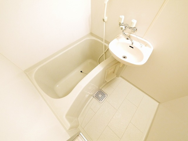 レオパレス蘭の浴室