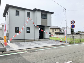 【前面道路含む現地写真】