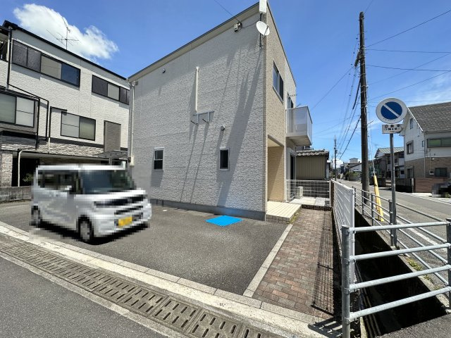 ミュージア薊野西町の駐車場