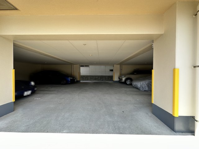 メロディーハイム稲荷町の駐車場