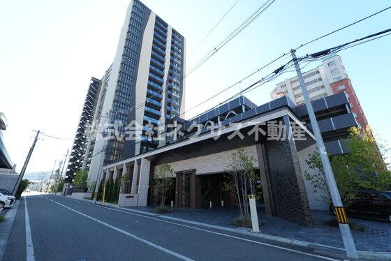 レーベン山形十日町THE MID TOWERの外観