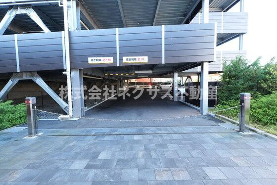 レーベン山形十日町THE MID TOWERの駐車場