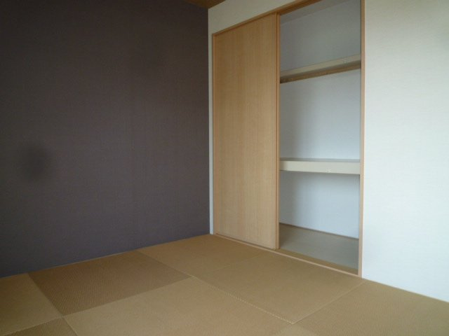 倉敷市広江２丁目のアパートの和室|洋室