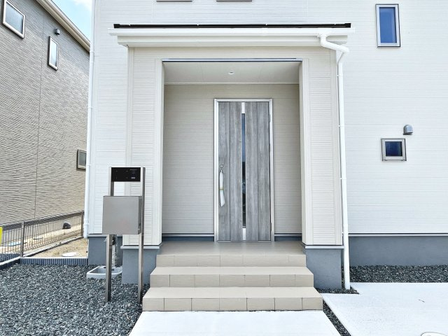 方木田前白家　吉井田小・第一中　性能評価取得の耐震住宅の外観