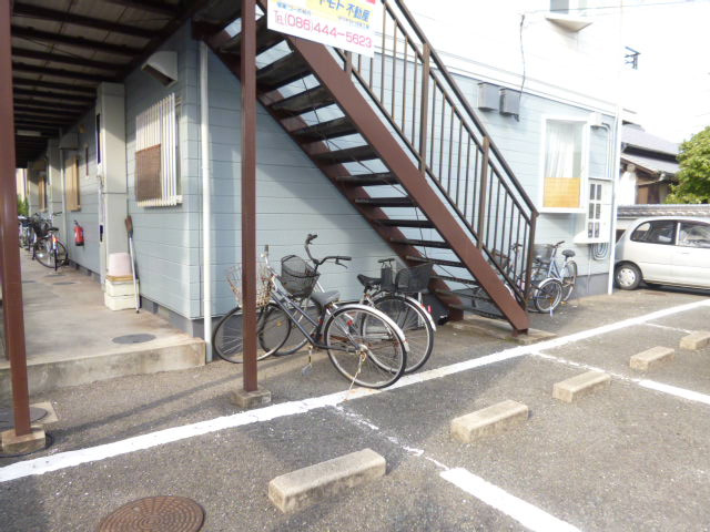 倉敷市水島東川町のアパートの駐車場