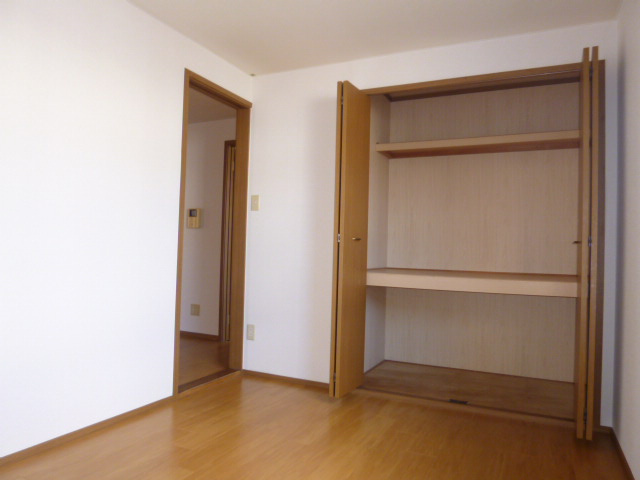 倉敷市北畝５丁目のアパートの洋室