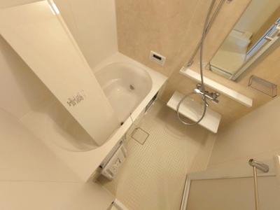 【浴室】 | エムズセントラル上新庄 | 大きな浴槽のあるお洒落なバスルームです。